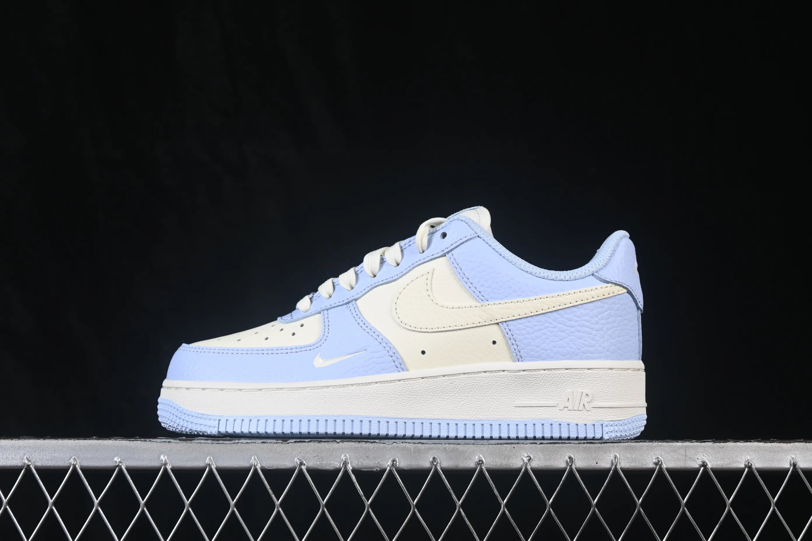 All categories Nk Air Force 1 Air Force series Nk Air Force 1 Low Air Force low-top Nike Air Force 1'07 Low Air Force 1 low-top casual sneakers IV3222-400